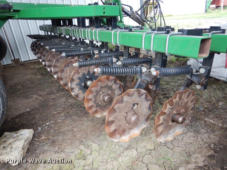 image for item DE8485 2005 Great Plains 1500 no till drill