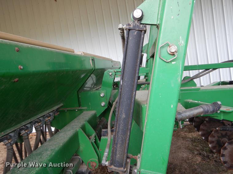image for item DE8485 2005 Great Plains 1500 no till drill