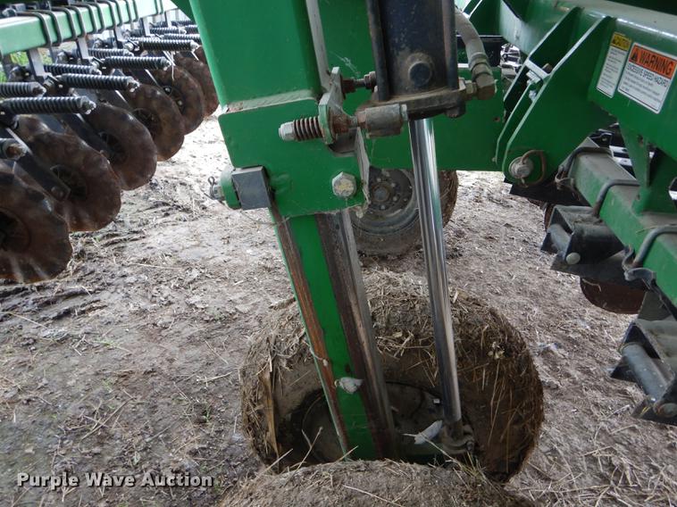 image for item DE8485 2005 Great Plains 1500 no till drill