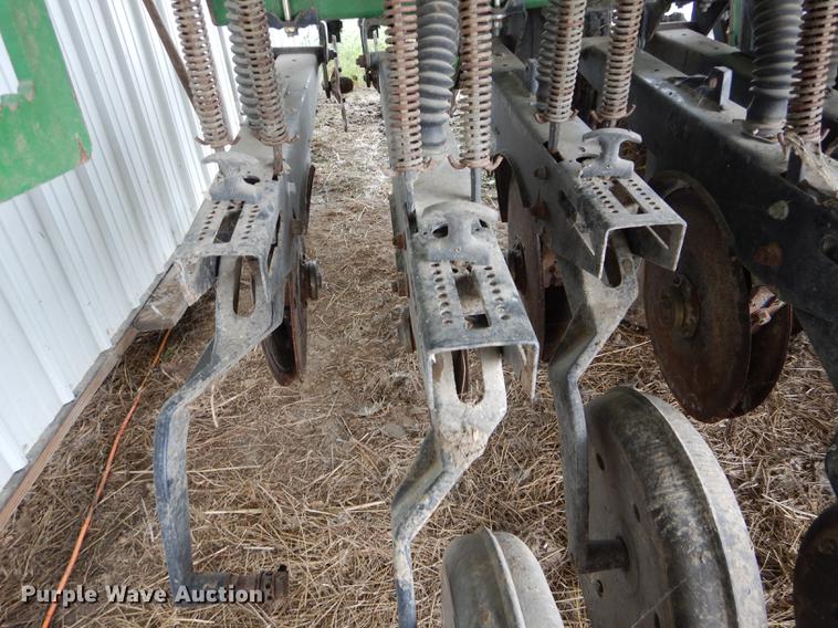 image for item DE8485 2005 Great Plains 1500 no till drill