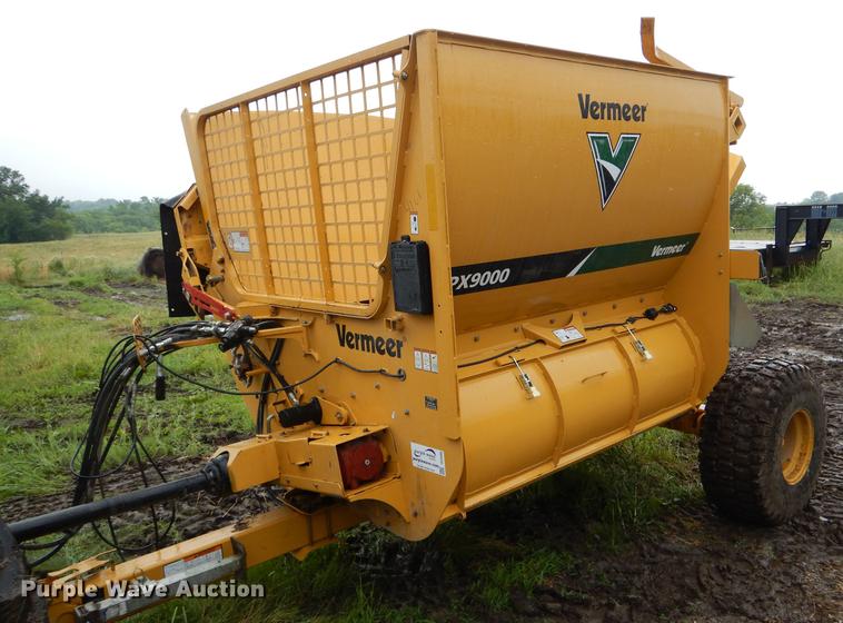 image for item DE8486 Vermeer BPX9000 bale processor