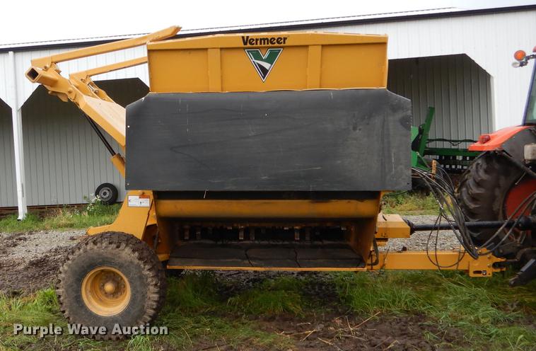 image for item DE8486 Vermeer BPX9000 bale processor