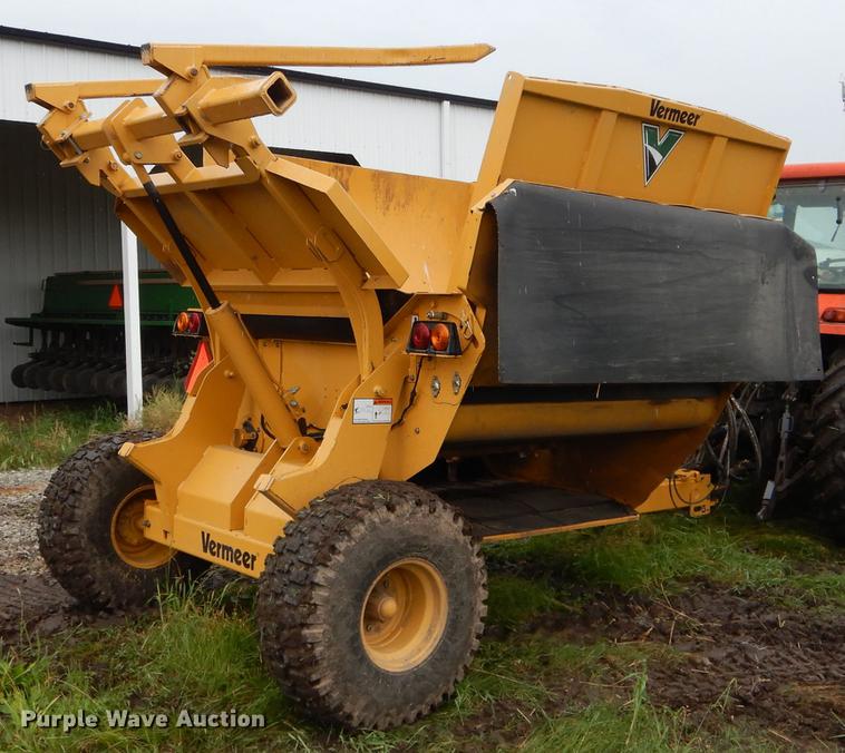 image for item DE8486 Vermeer BPX9000 bale processor