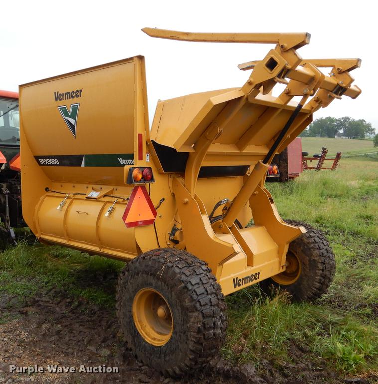 image for item DE8486 Vermeer BPX9000 bale processor