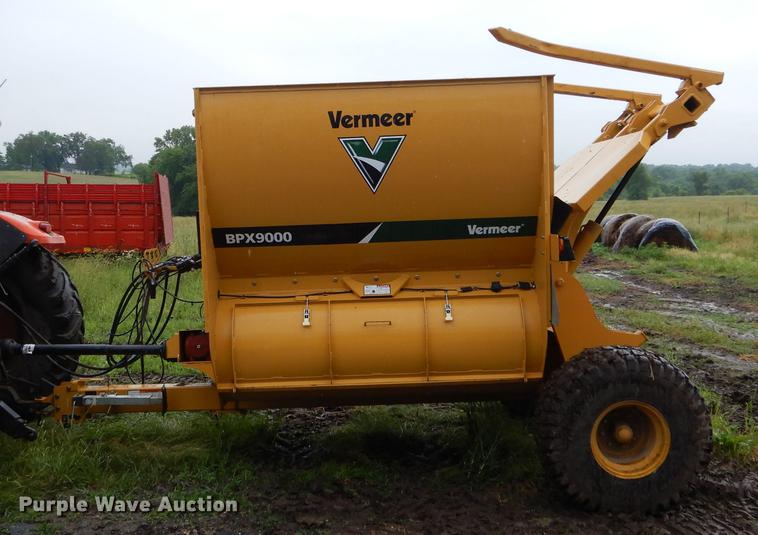 image for item DE8486 Vermeer BPX9000 bale processor
