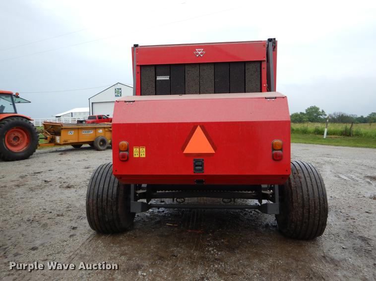 image for item DE8487 2017 Massey Ferguson 2956A round baler