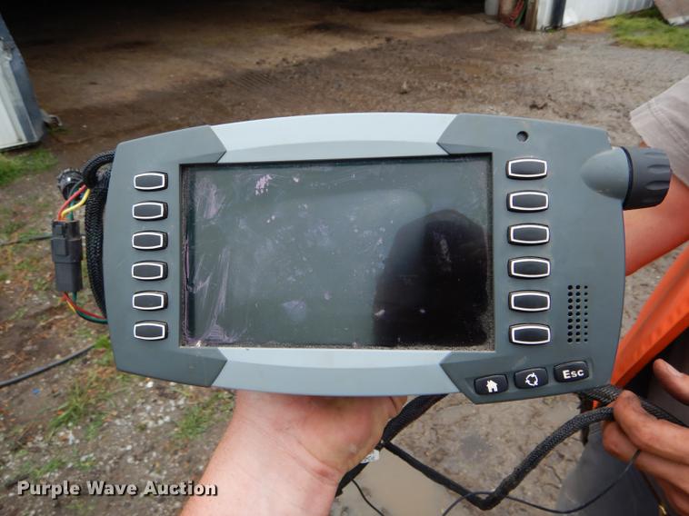 image for item DE8487 2017 Massey Ferguson 2956A round baler