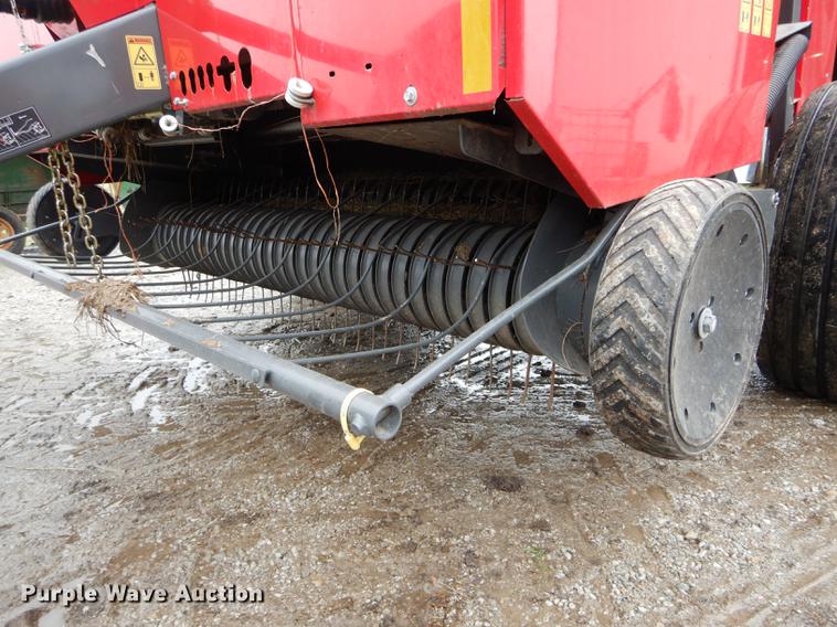 image for item DE8487 2017 Massey Ferguson 2956A round baler