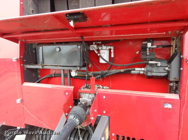 image for item DE8487 2017 Massey Ferguson 2956A round baler