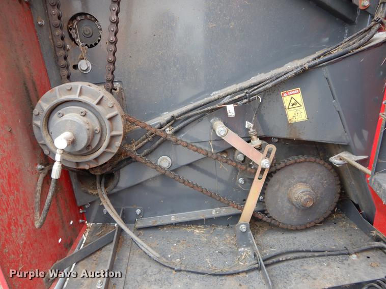 image for item DE8487 2017 Massey Ferguson 2956A round baler