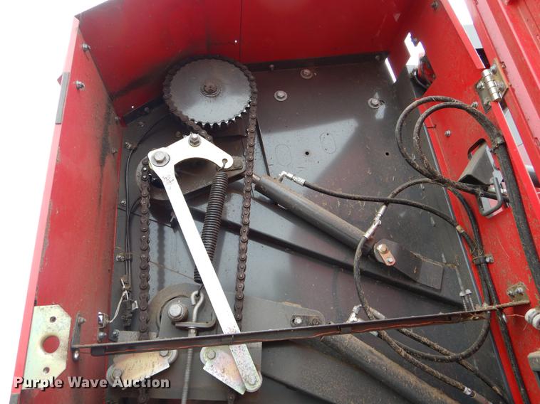 image for item DE8487 2017 Massey Ferguson 2956A round baler