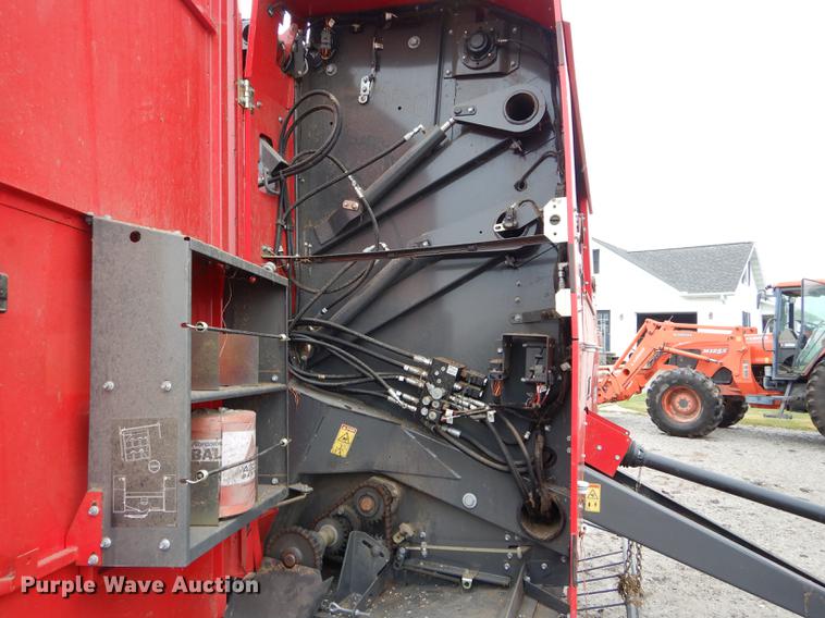image for item DE8487 2017 Massey Ferguson 2956A round baler