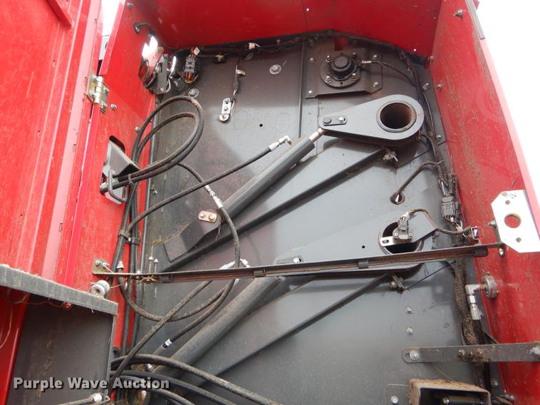 image for item DE8487 2017 Massey Ferguson 2956A round baler