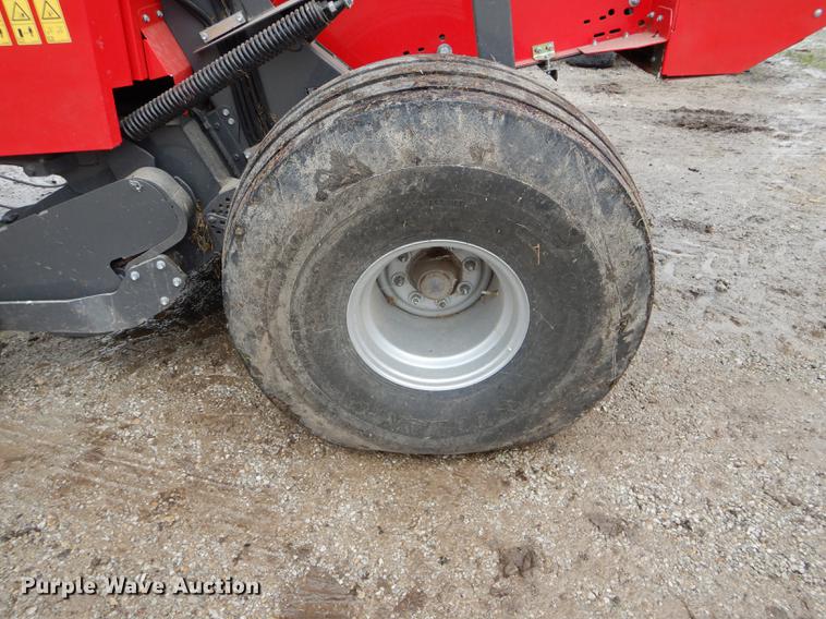 image for item DE8487 2017 Massey Ferguson 2956A round baler
