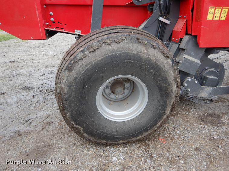 image for item DE8487 2017 Massey Ferguson 2956A round baler