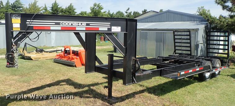 image for item DF1224 2003 Donahue EXG-160 swather trailer
