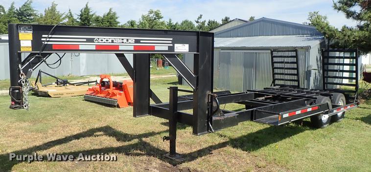 image for item DF1224 2003 Donahue EXG-160 swather trailer