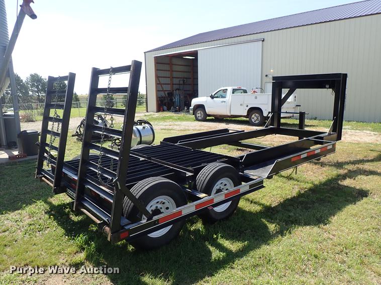 image for item DF1224 2003 Donahue EXG-160 swather trailer