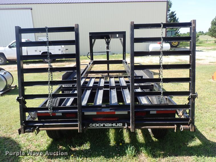 image for item DF1224 2003 Donahue EXG-160 swather trailer