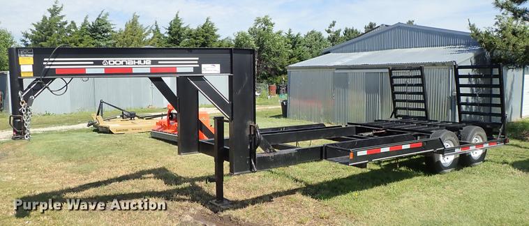 image for item DF1224 2003 Donahue EXG-160 swather trailer