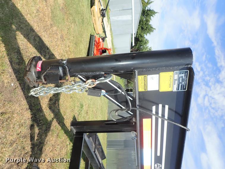 image for item DF1224 2003 Donahue EXG-160 swather trailer