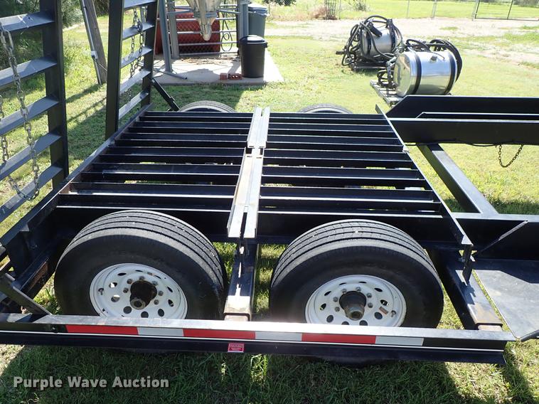 image for item DF1224 2003 Donahue EXG-160 swather trailer