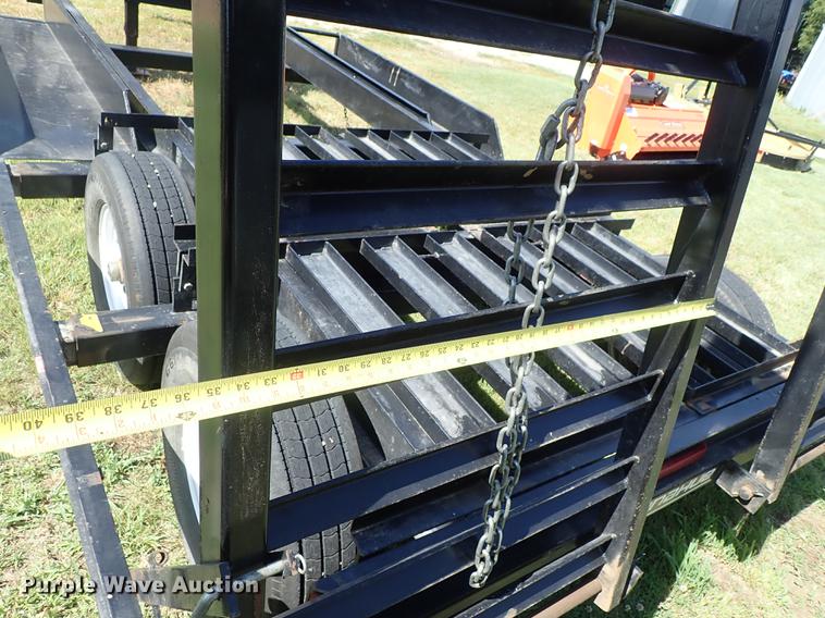 image for item DF1224 2003 Donahue EXG-160 swather trailer