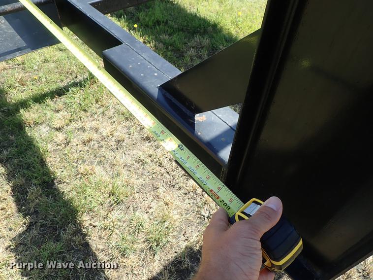 image for item DF1224 2003 Donahue EXG-160 swather trailer