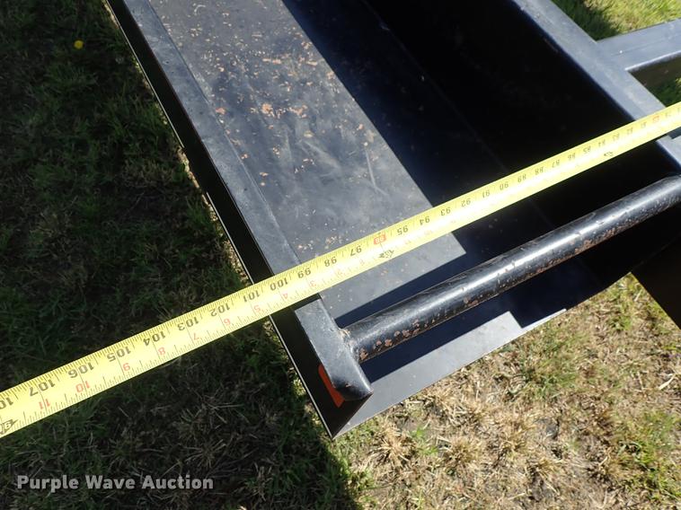 image for item DF1224 2003 Donahue EXG-160 swather trailer