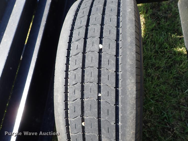 image for item DF1224 2003 Donahue EXG-160 swather trailer