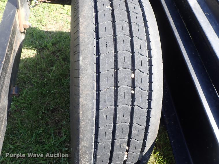 image for item DF1224 2003 Donahue EXG-160 swather trailer