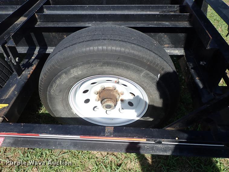 image for item DF1224 2003 Donahue EXG-160 swather trailer