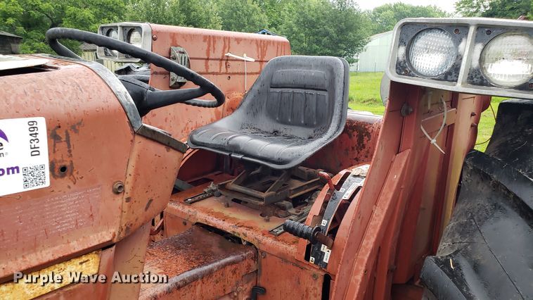 image for item DF3499 International 674 tractor