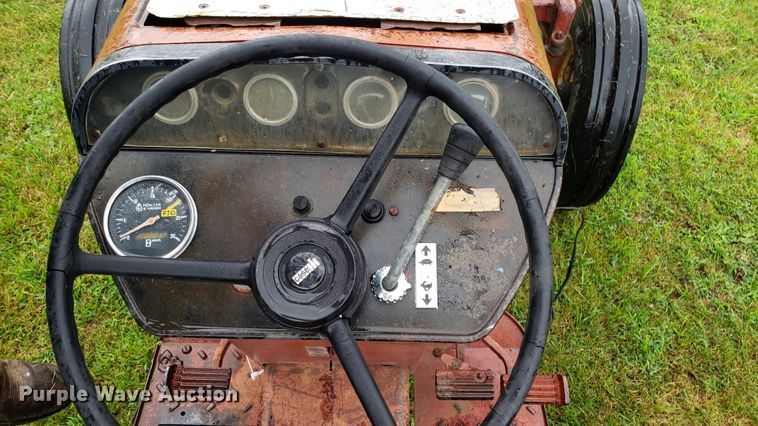 image for item DF3499 International 674 tractor