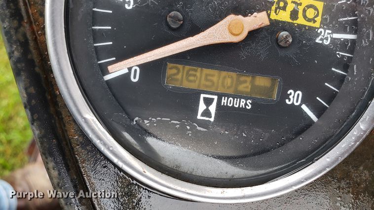 image for item DF3499 International 674 tractor