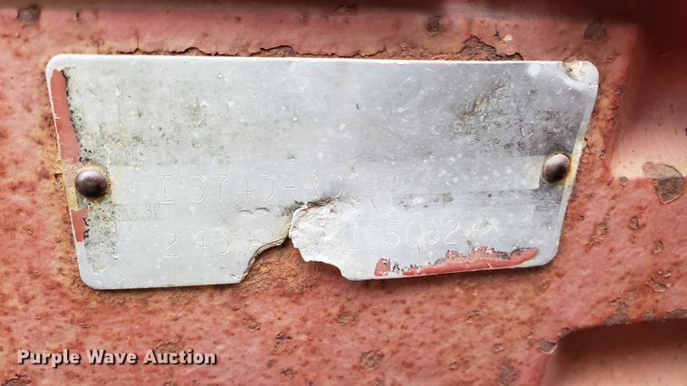 image for item DF3499 International 674 tractor