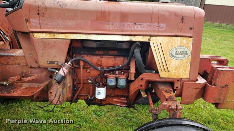 image for item DF3499 International 674 tractor
