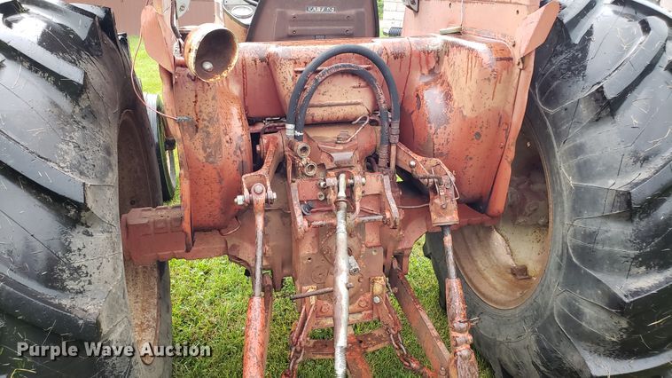 image for item DF3499 International 674 tractor