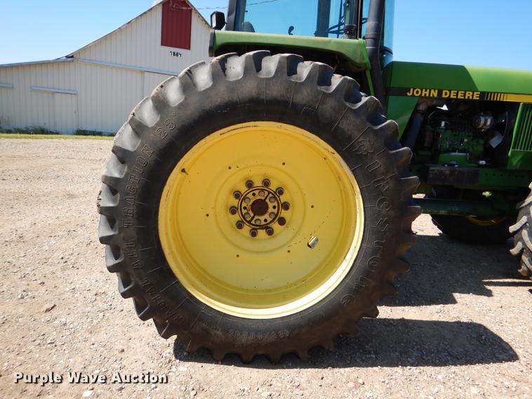 image for item DG1109 1994 John Deere 4960 MFWD tractor