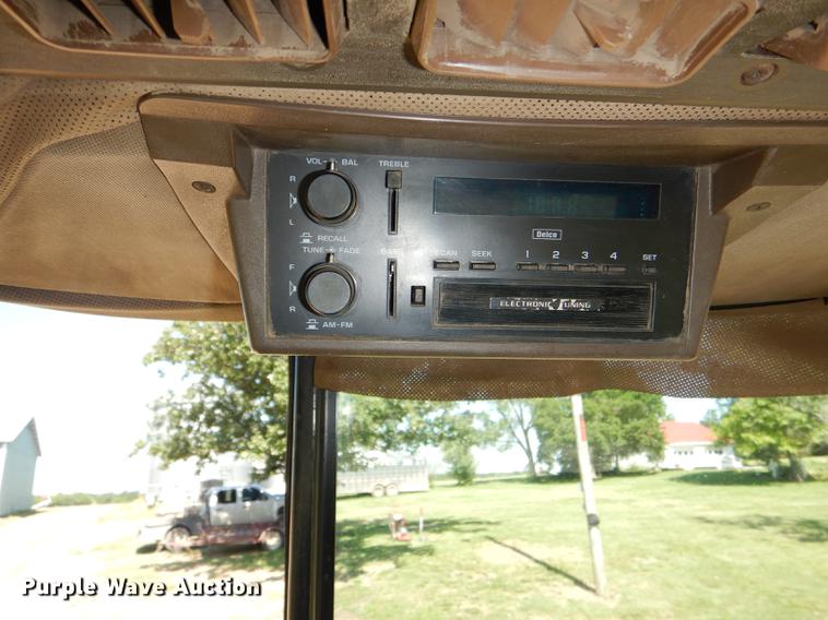 image for item DG1109 1994 John Deere 4960 MFWD tractor