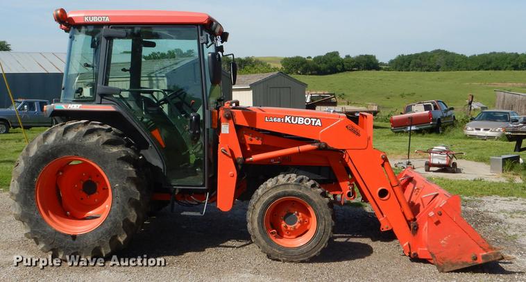 image for item DG1118 2002 Kubota L3710 MFWD tractor