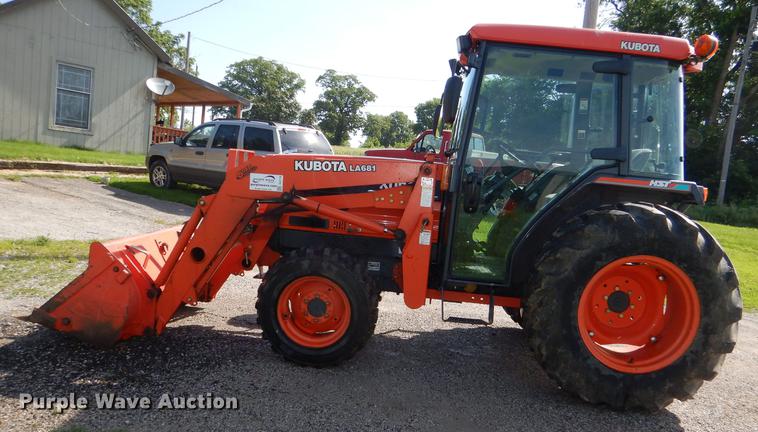 image for item DG1118 2002 Kubota L3710 MFWD tractor