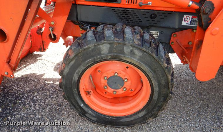 image for item DG1118 2002 Kubota L3710 MFWD tractor