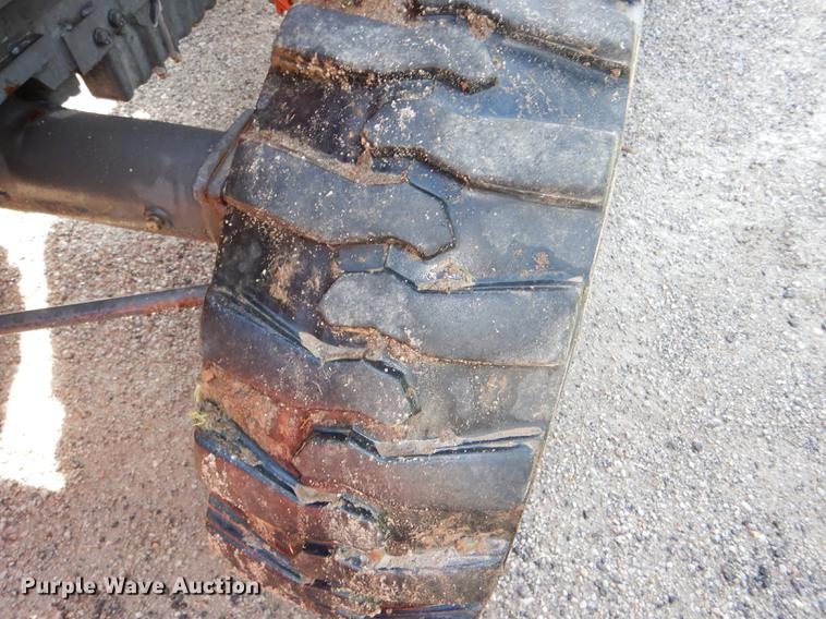 image for item DG1118 2002 Kubota L3710 MFWD tractor