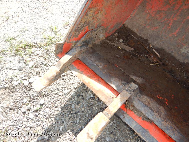 image for item DG1118 2002 Kubota L3710 MFWD tractor