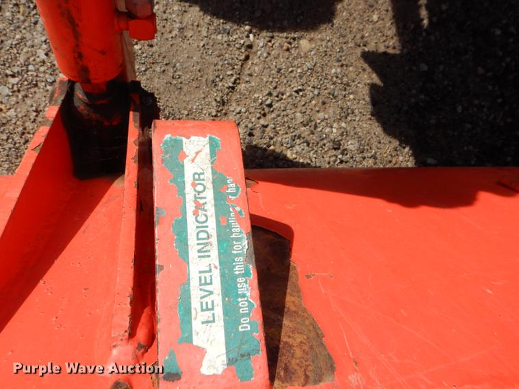 image for item DG1118 2002 Kubota L3710 MFWD tractor