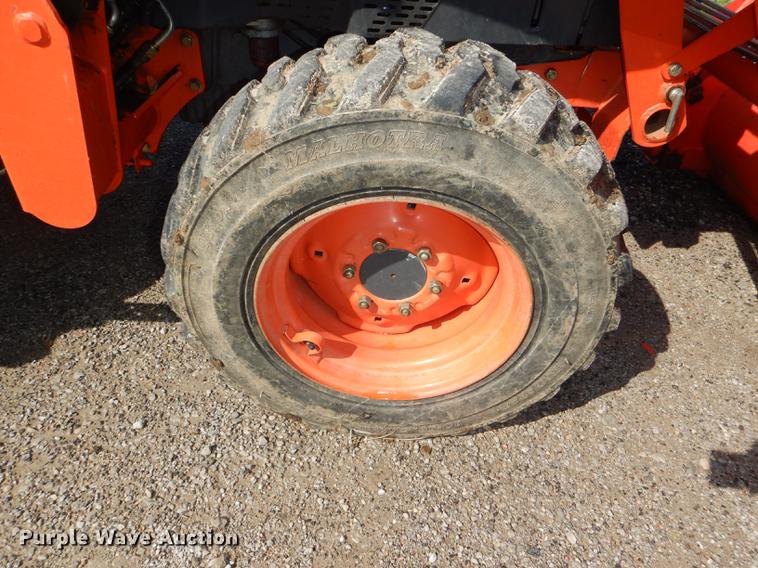 image for item DG1118 2002 Kubota L3710 MFWD tractor