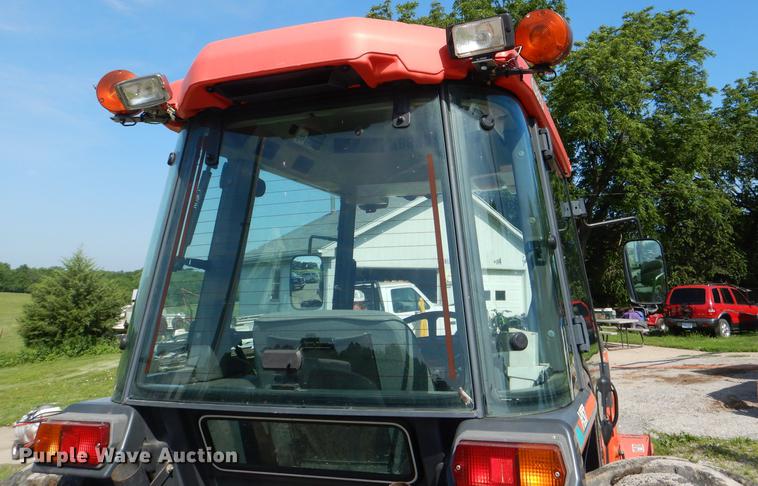 image for item DG1118 2002 Kubota L3710 MFWD tractor