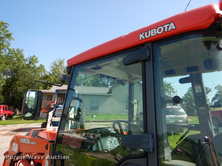 image for item DG1118 2002 Kubota L3710 MFWD tractor