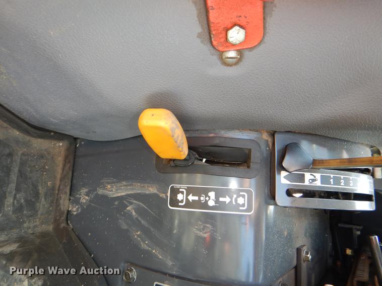 image for item DG1118 2002 Kubota L3710 MFWD tractor